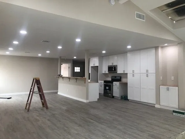 Slide of 12 Gauge Construction Services Inc