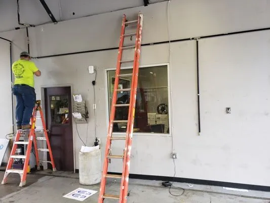 24 Hour Plumbing Heating And Air Logo