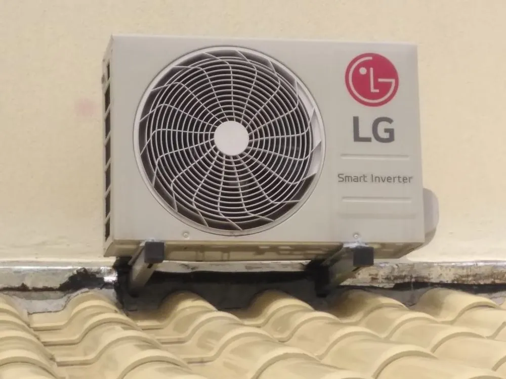 Slide of 24 Hr Air Service