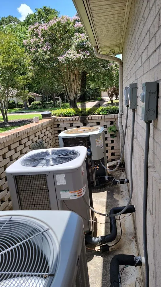 Slide of 24 Seven AC