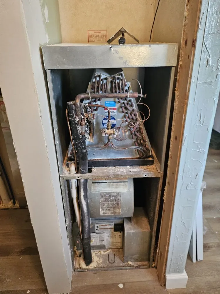 Slide of 24 Seven AC