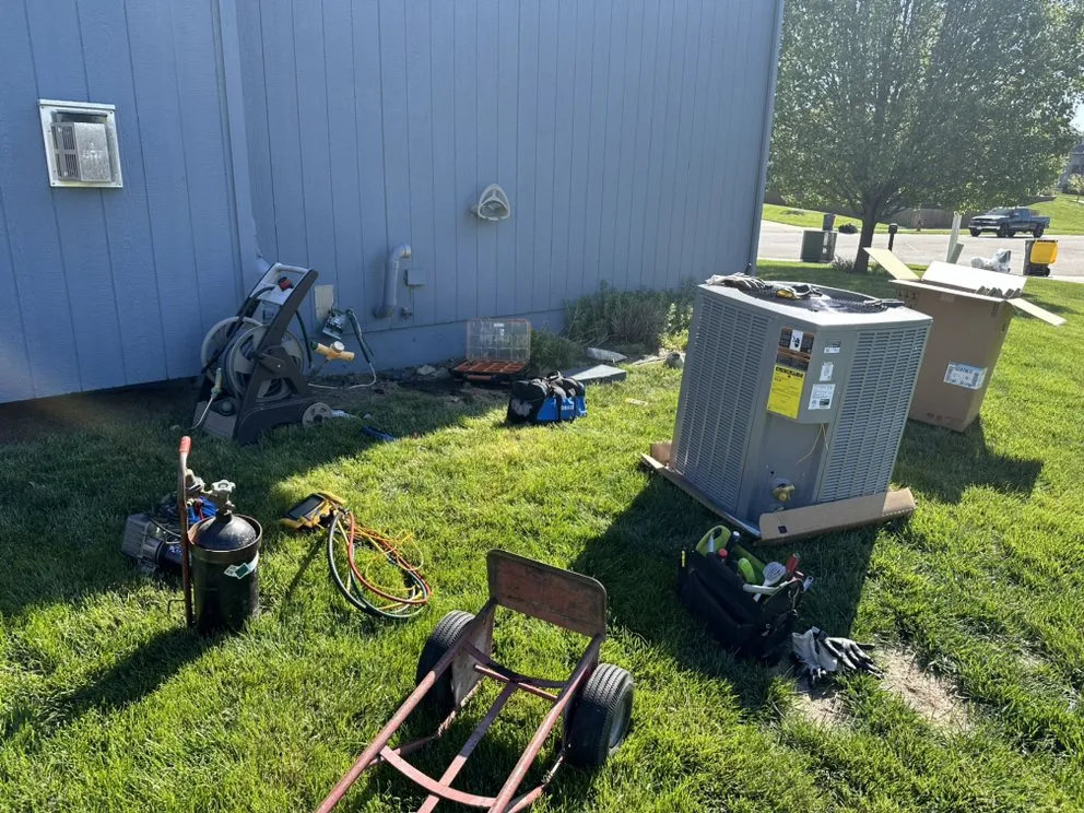 Slide of 24/7 Heating & Cooling