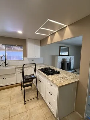 4 Winds Heating And Air Logo