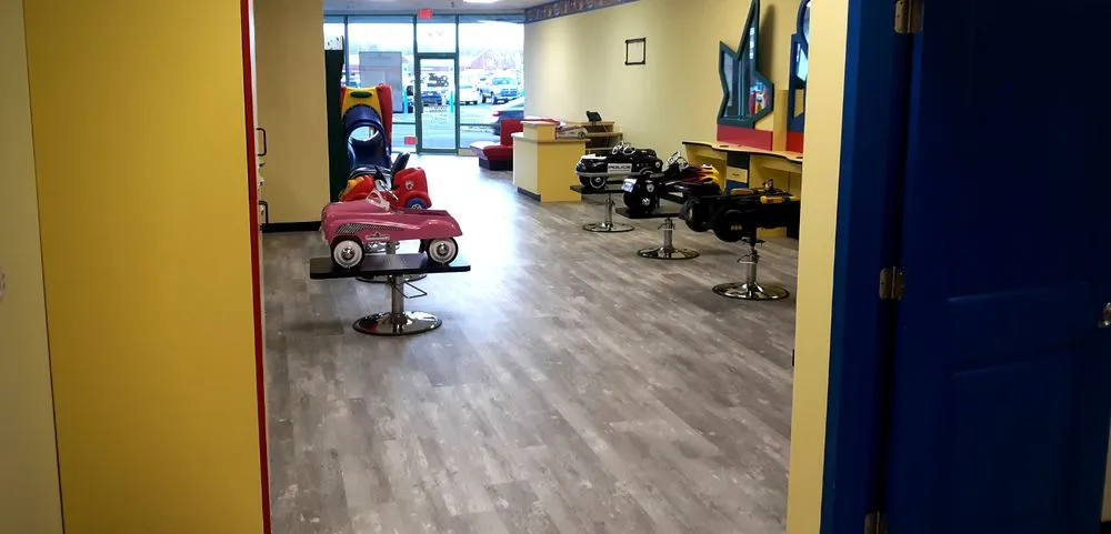 Slide of 4D & Associates