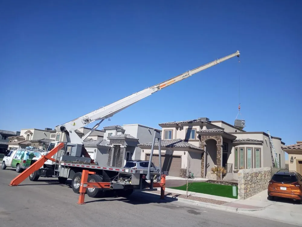 Slide of 915 Crane Services