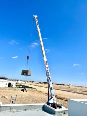 915 Crane Services Logo