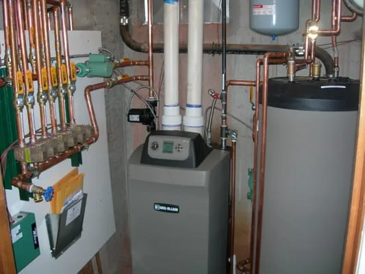 A & B Mechanical Logo