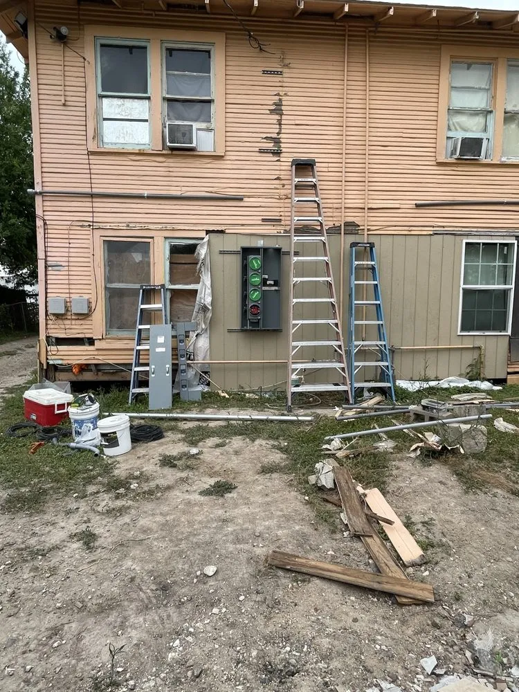 Slide of Abundiz Electrician