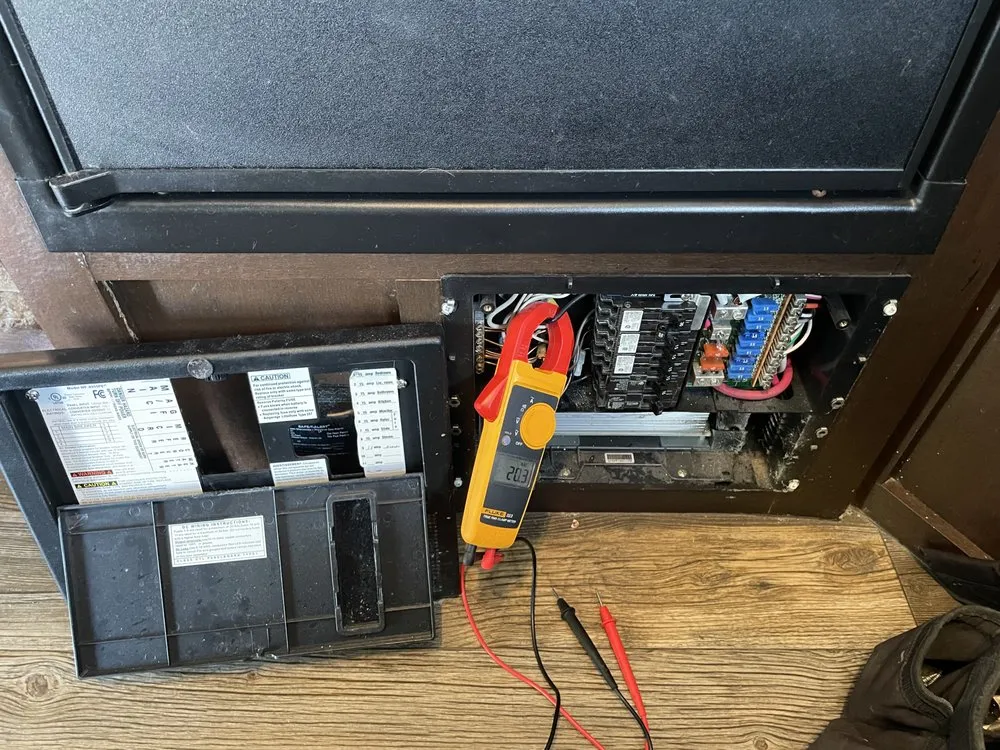 Slide of Abundiz Electrician