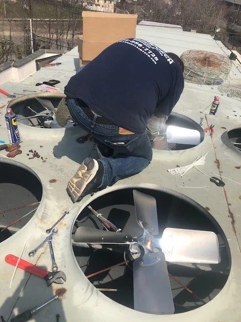 Slide of Admiral Airtech