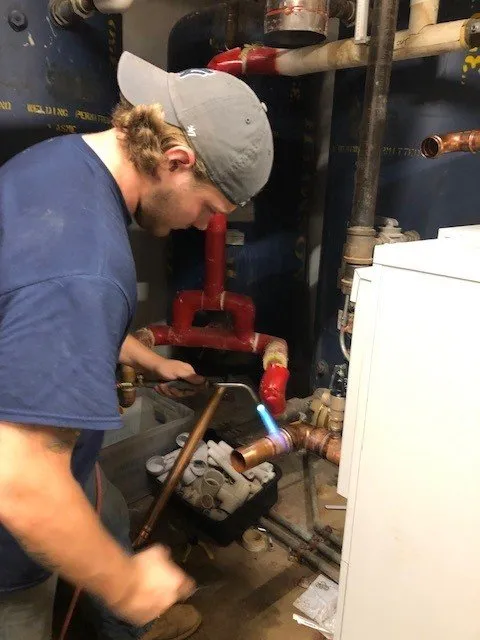 Slide of Admiral Airtech