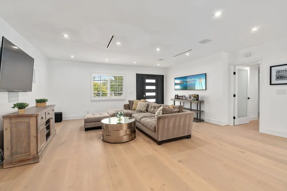 Expert air conditioning service in Tarzana, CA by ADU Builder and Construction