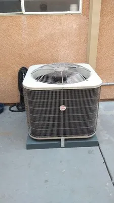 Advance Heating & Air Conditioning Logo