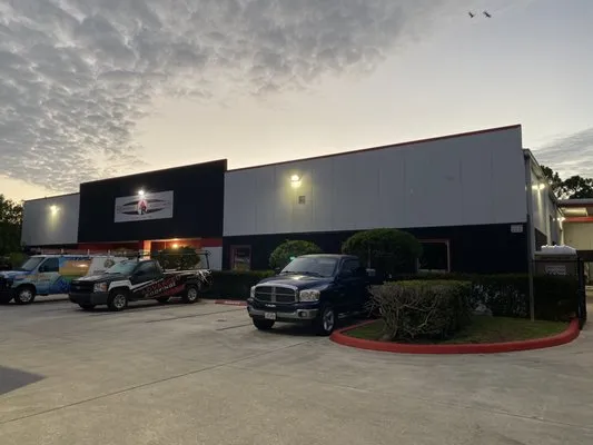 Advanced Roofing Logo