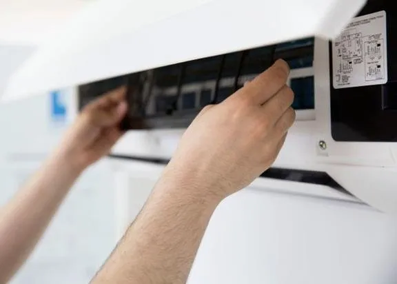 Slide of Advantage Air