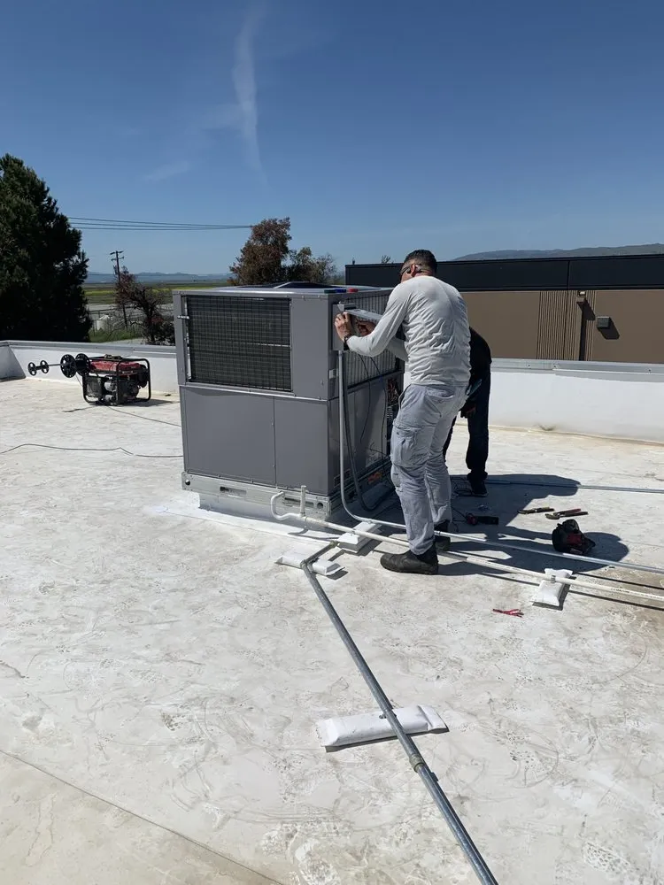 Slide of Advantage Heating and Sheetmetal