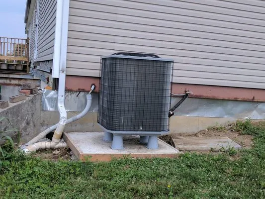 Aero Heating and Cooling Logo