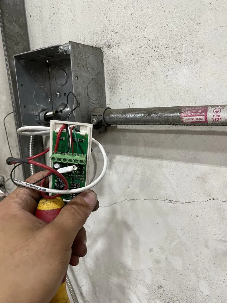 Slide of Aerosphere Electric