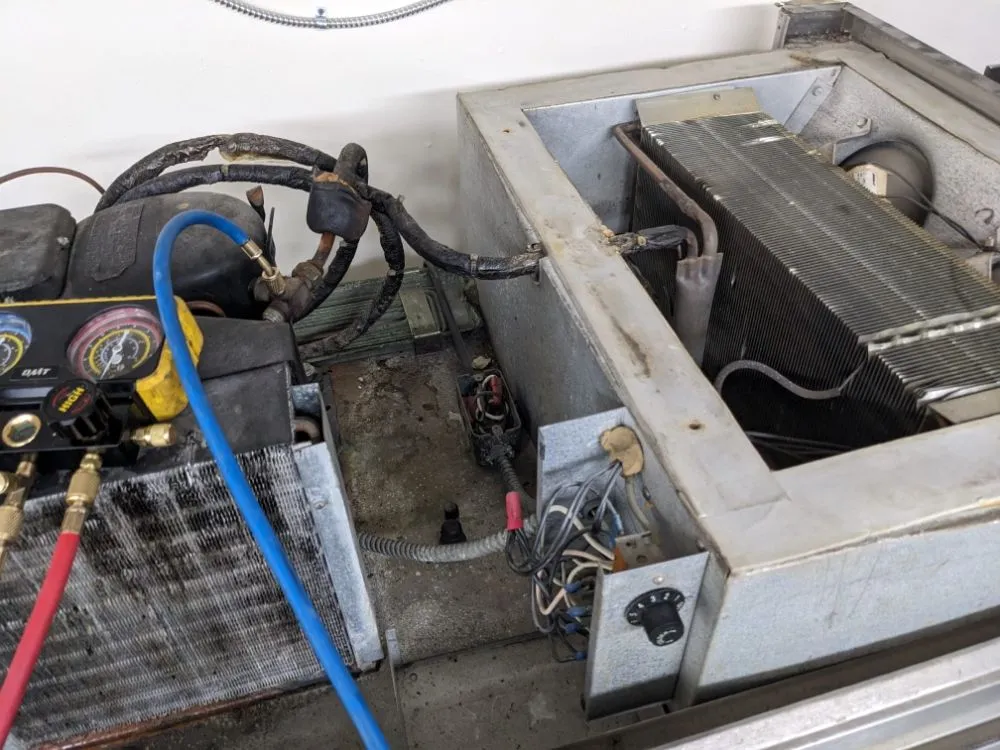 Slide of Air Conditioner Services