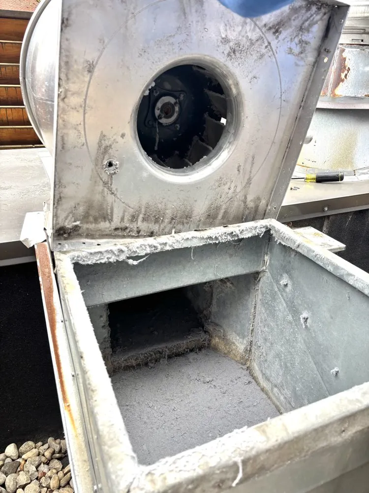 Slide of Air Flows Chicago