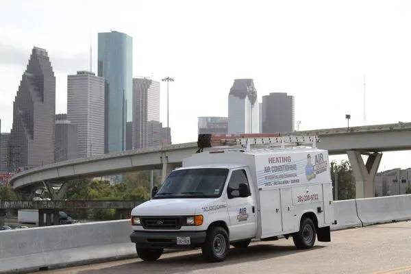 Air Mechanic Services Logo