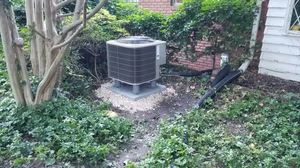 Air Quality Heating & Air Conditioning Logo