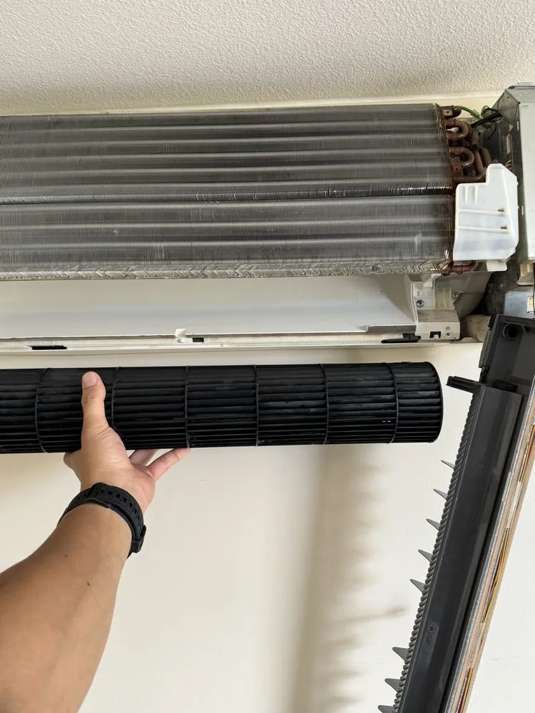 Slide of AirEsthetic