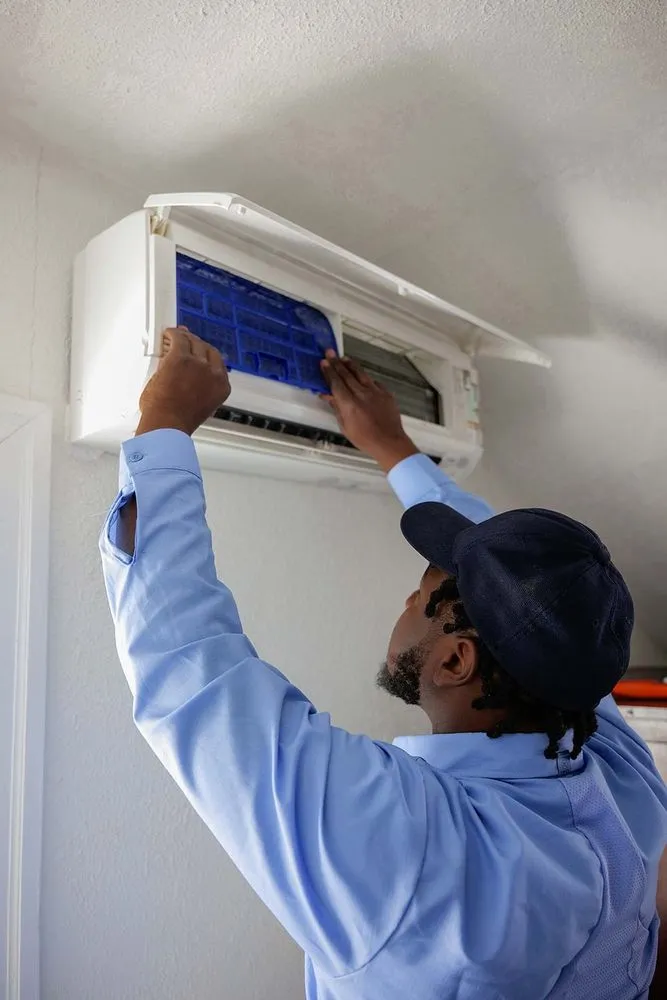 Slide of AirMaster Heating & Cooling Specialists