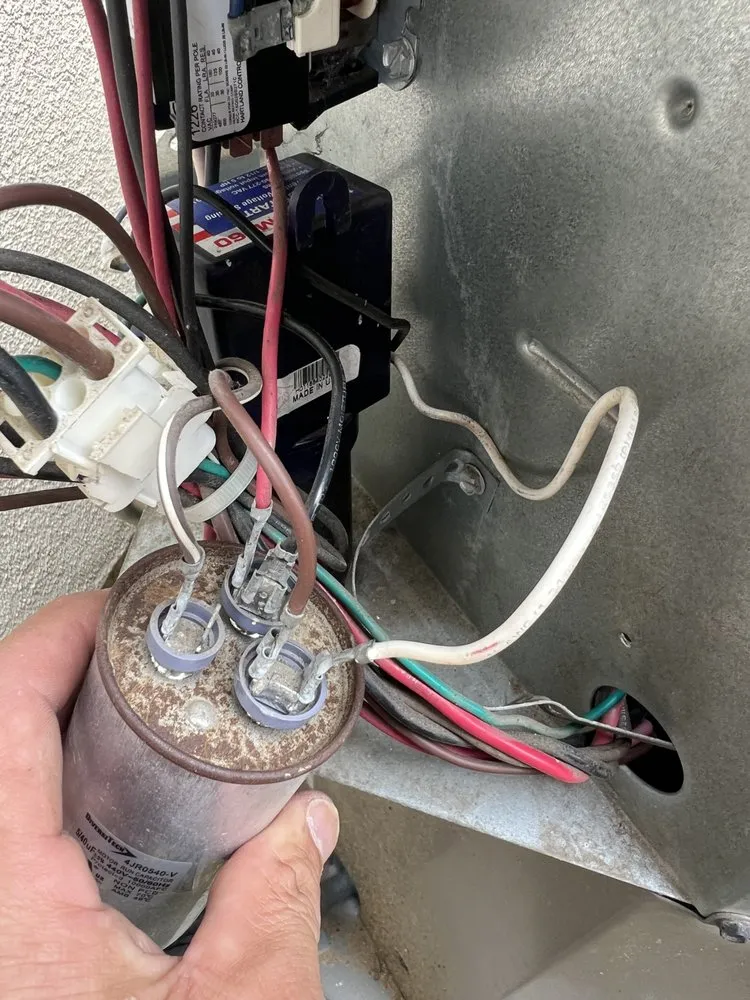 Slide of Airmax Pros