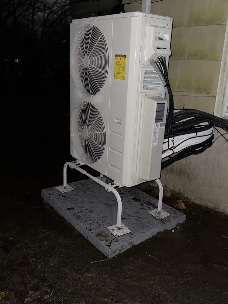 Slide of Airmax Solutions