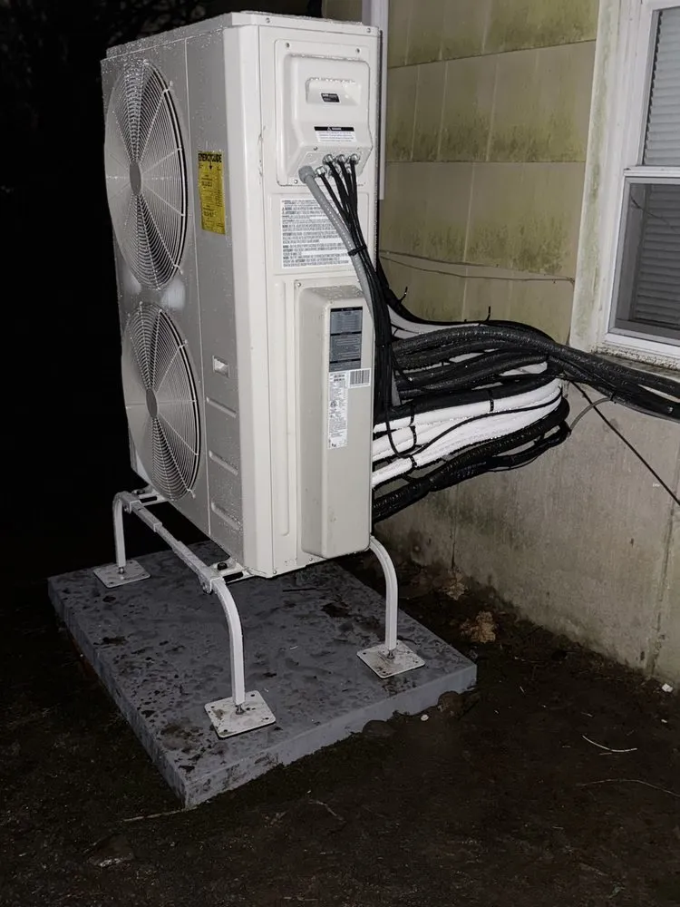 Slide of Airmax Solutions