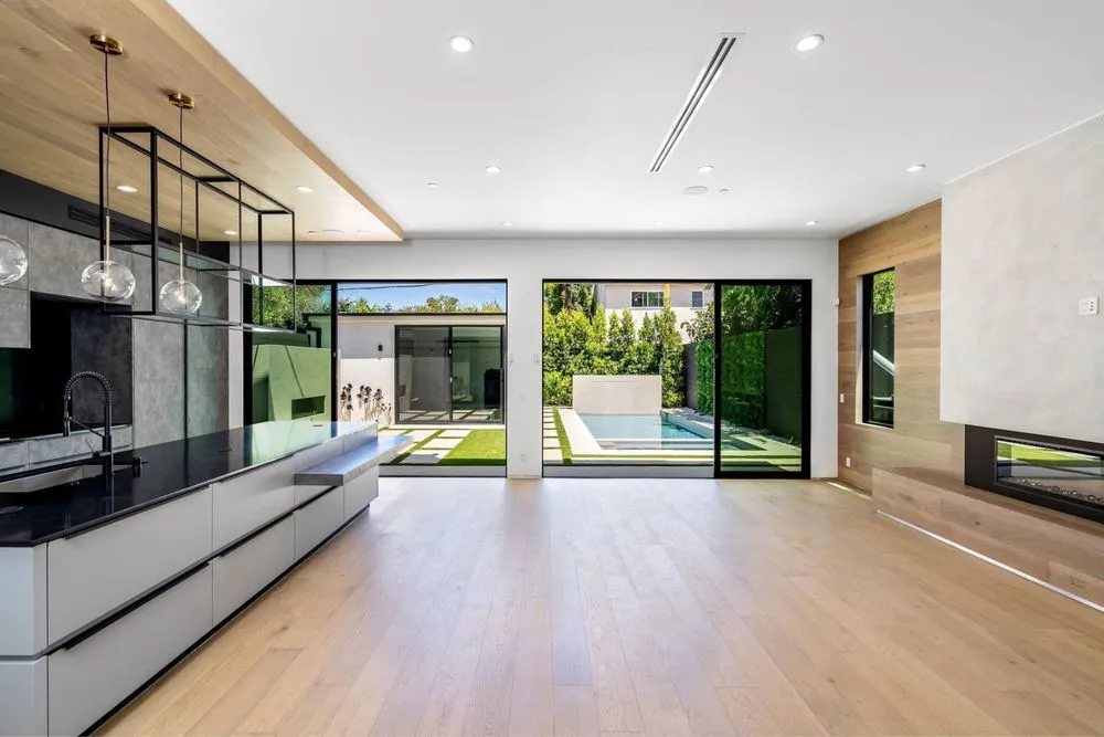 Slide of All Weather Masters