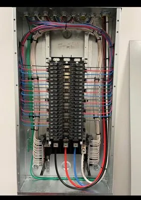 Alvarez's Renovation Pro Logo