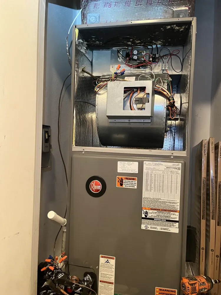 Slide of AM Air Conditioning Service