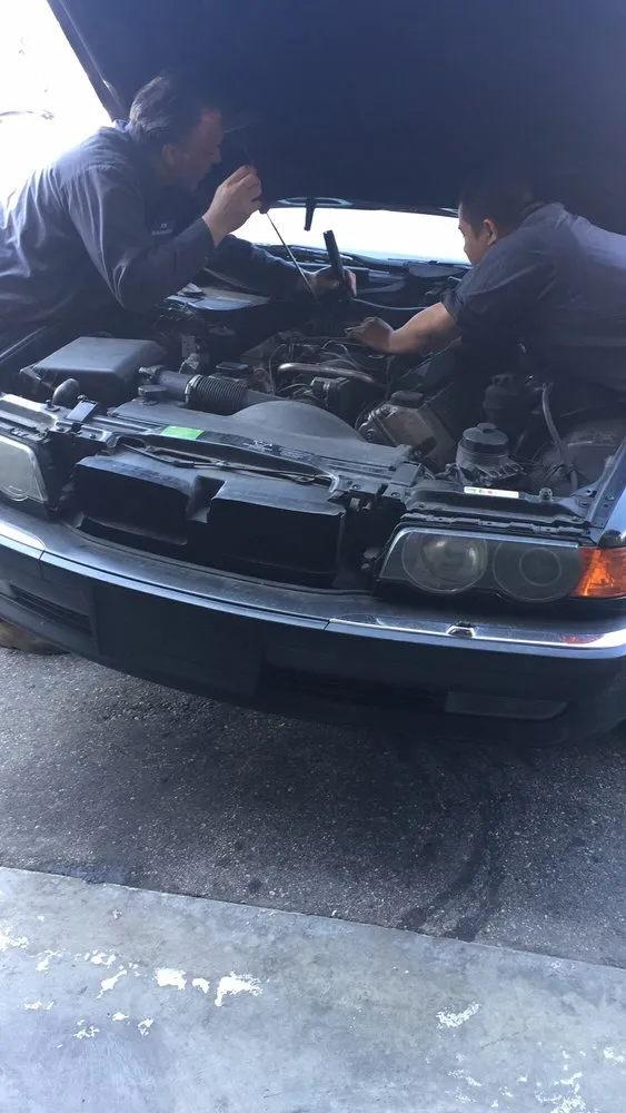 Slide of Am Automotive