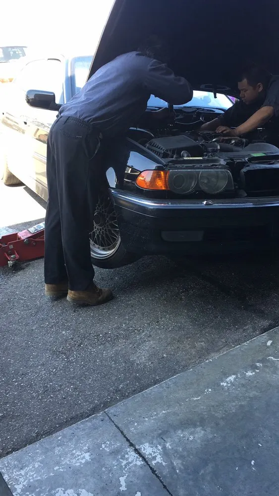 Slide of Am Automotive