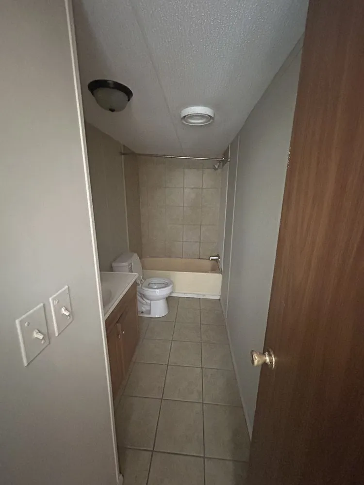 Slide of A&M Contracting