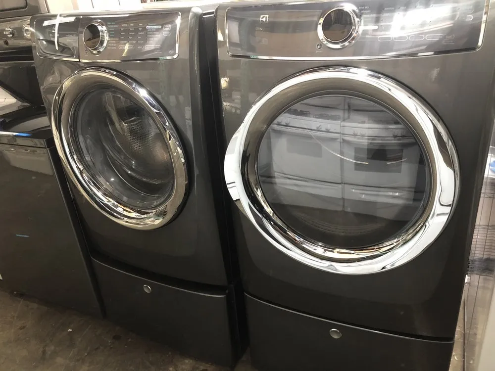 Slide of american appliance warehouse