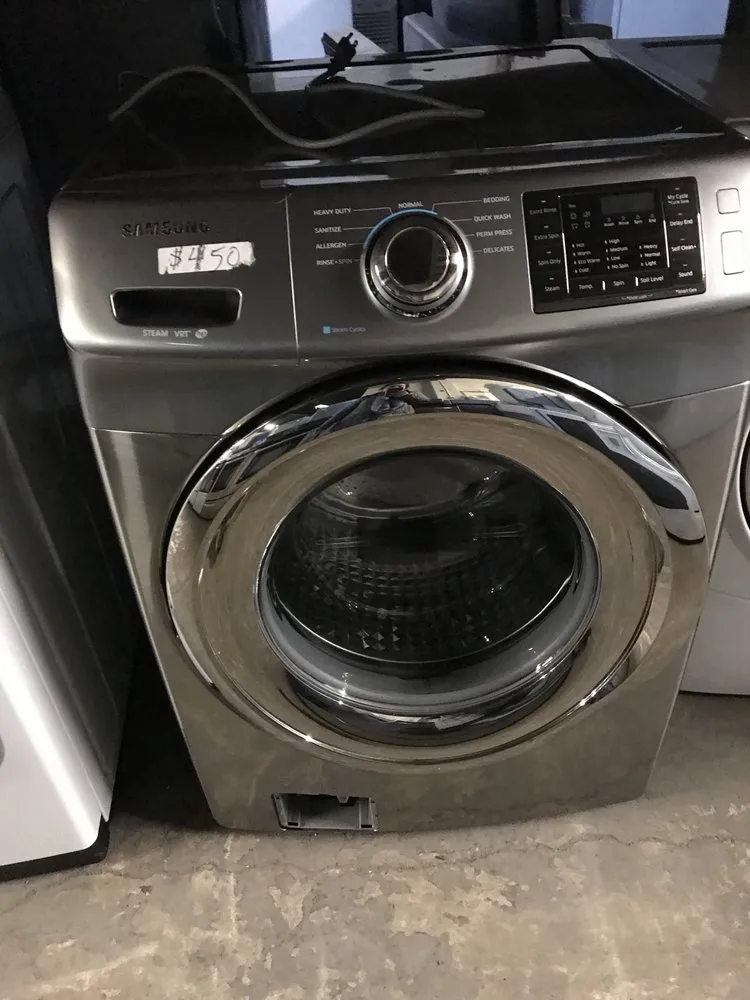 Slide of american appliance warehouse