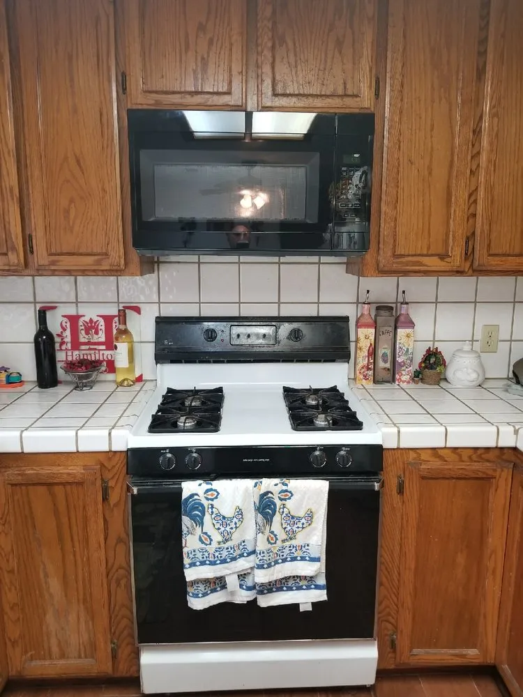 Slide of Andrew's Appliance Repair