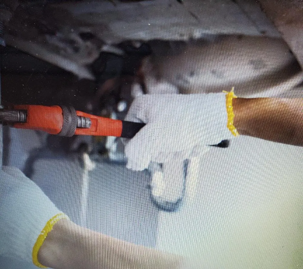 Slide of A&R Complete Service