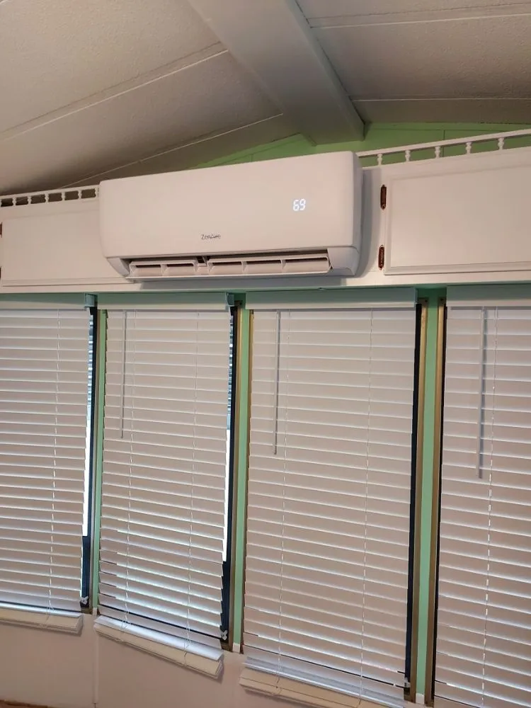 Slide of Arce's Handyman And A/C