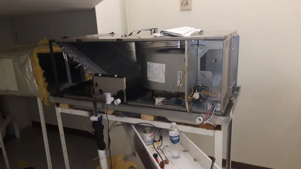 Slide of Arce's Handyman And A/C