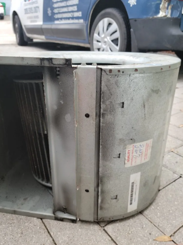 Slide of ARCO ac service tech