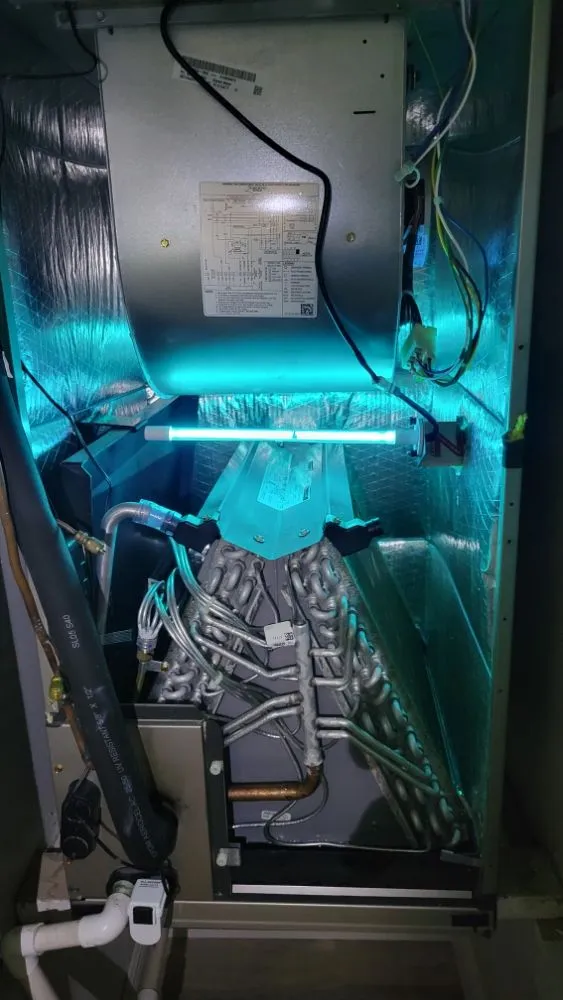 Slide of ARCO ac service tech