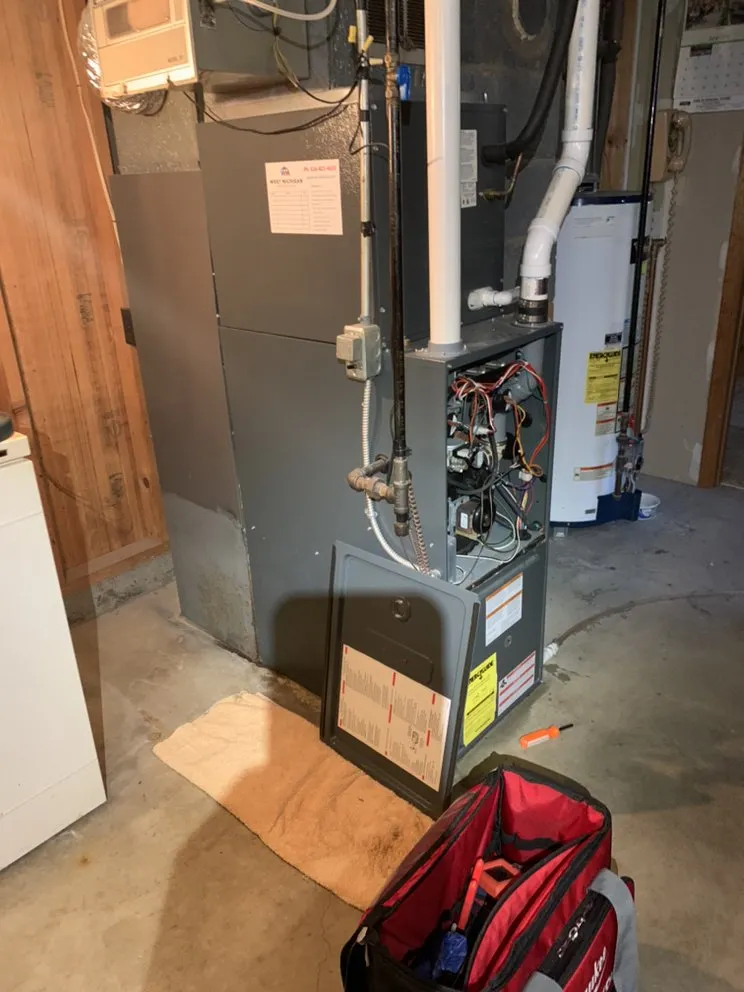 Local AC installation experts serving Collins, MO - Arctic Breeze Heating & Cooling