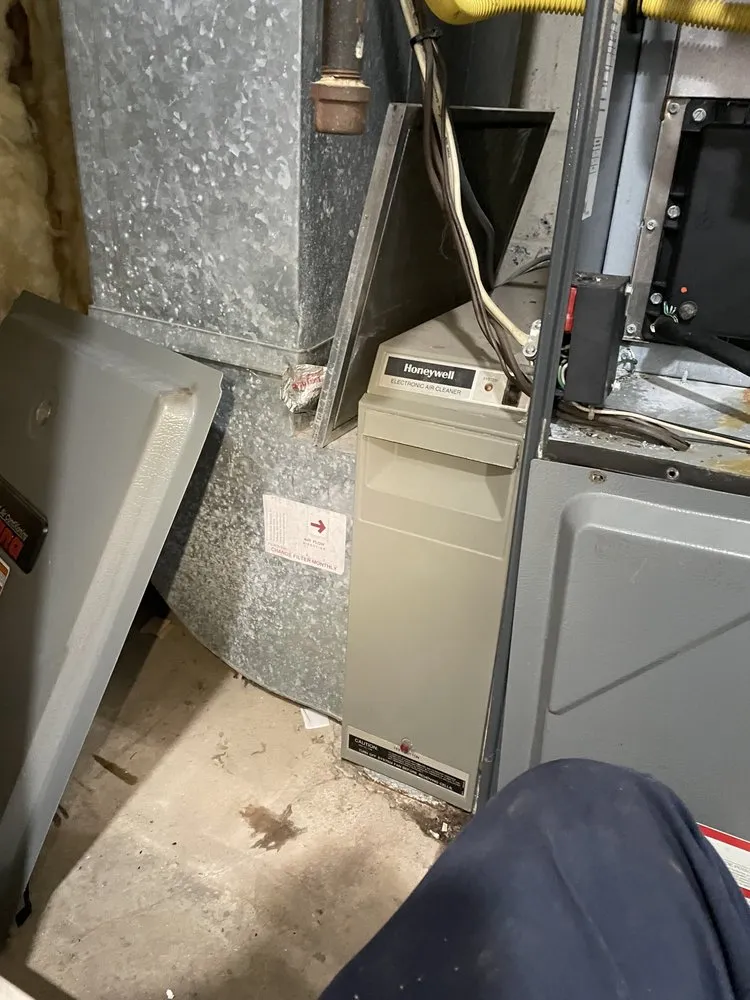 Slide of Arian HVAC Service