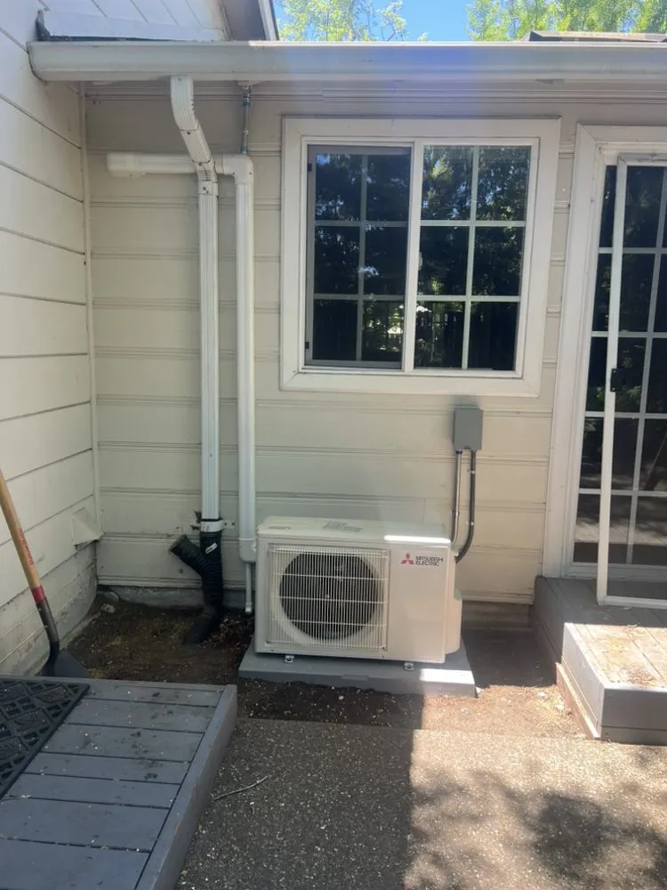 Slide of Ariston Heating & Cooling