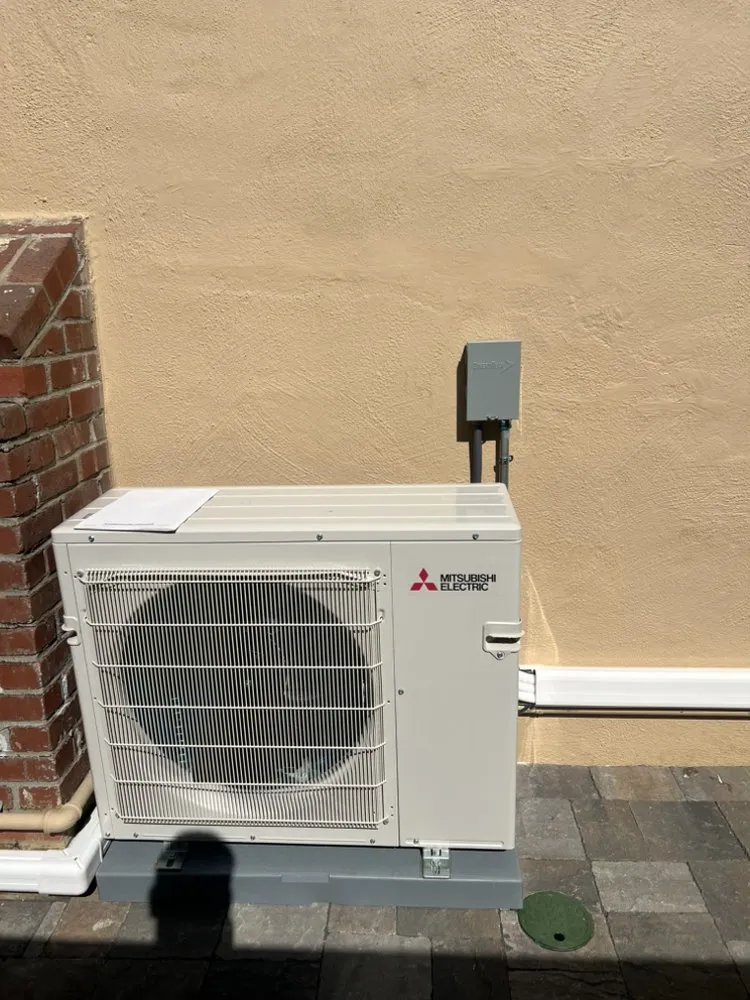 Slide of Ariston Heating & Cooling