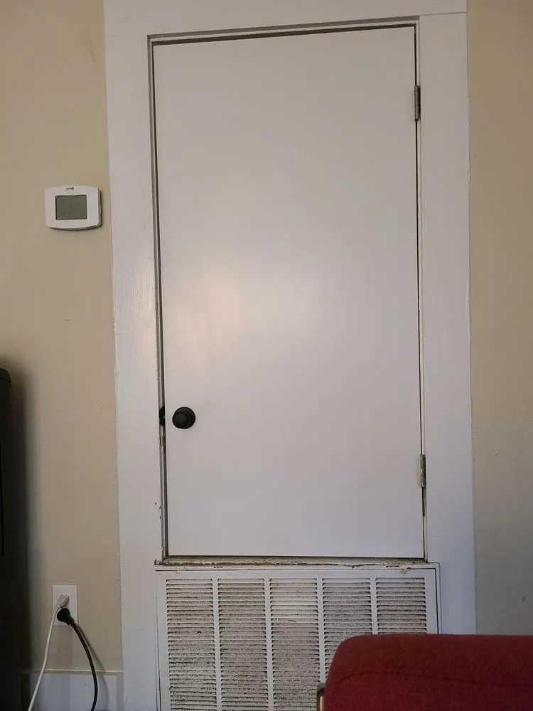 Slide of Armadillo A/C & Heating